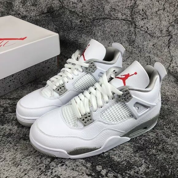 New DS Men's Air Jordan 4 Retro "White Oreo" Sneakers - Clean & Crisp Jordan Sty - Picture 1 of 8